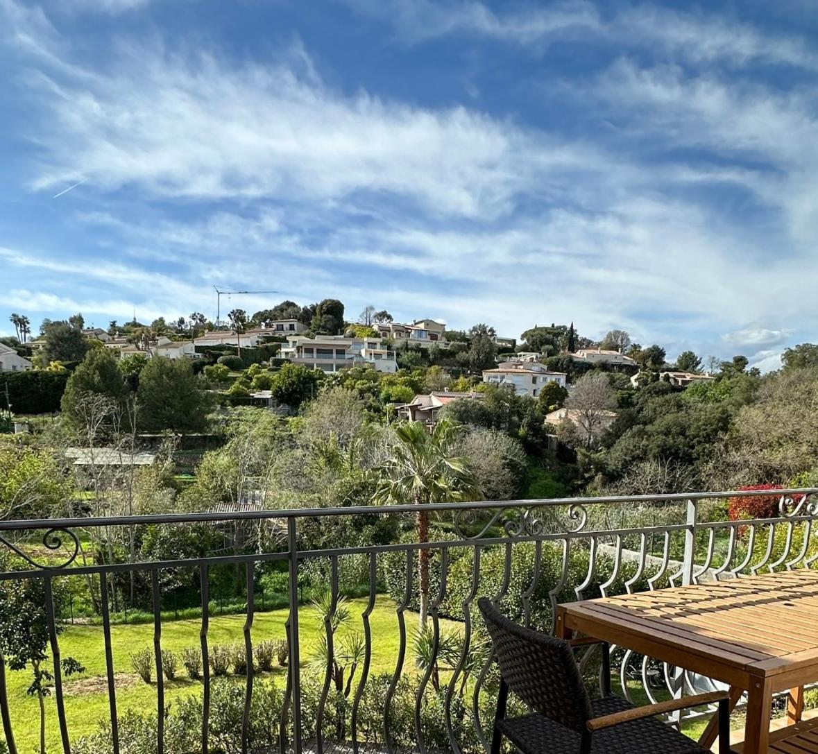 Villa Constance 3 Antibes - Spacieux Logement En Dernier Etage Exterior photo